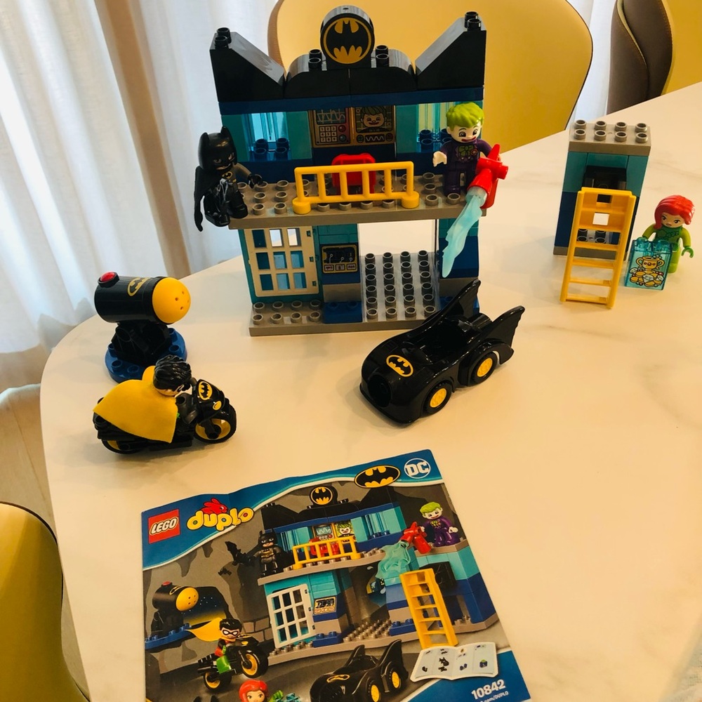 LEGO DUPLO 10842 Batman Batcave Set with Blue and Black